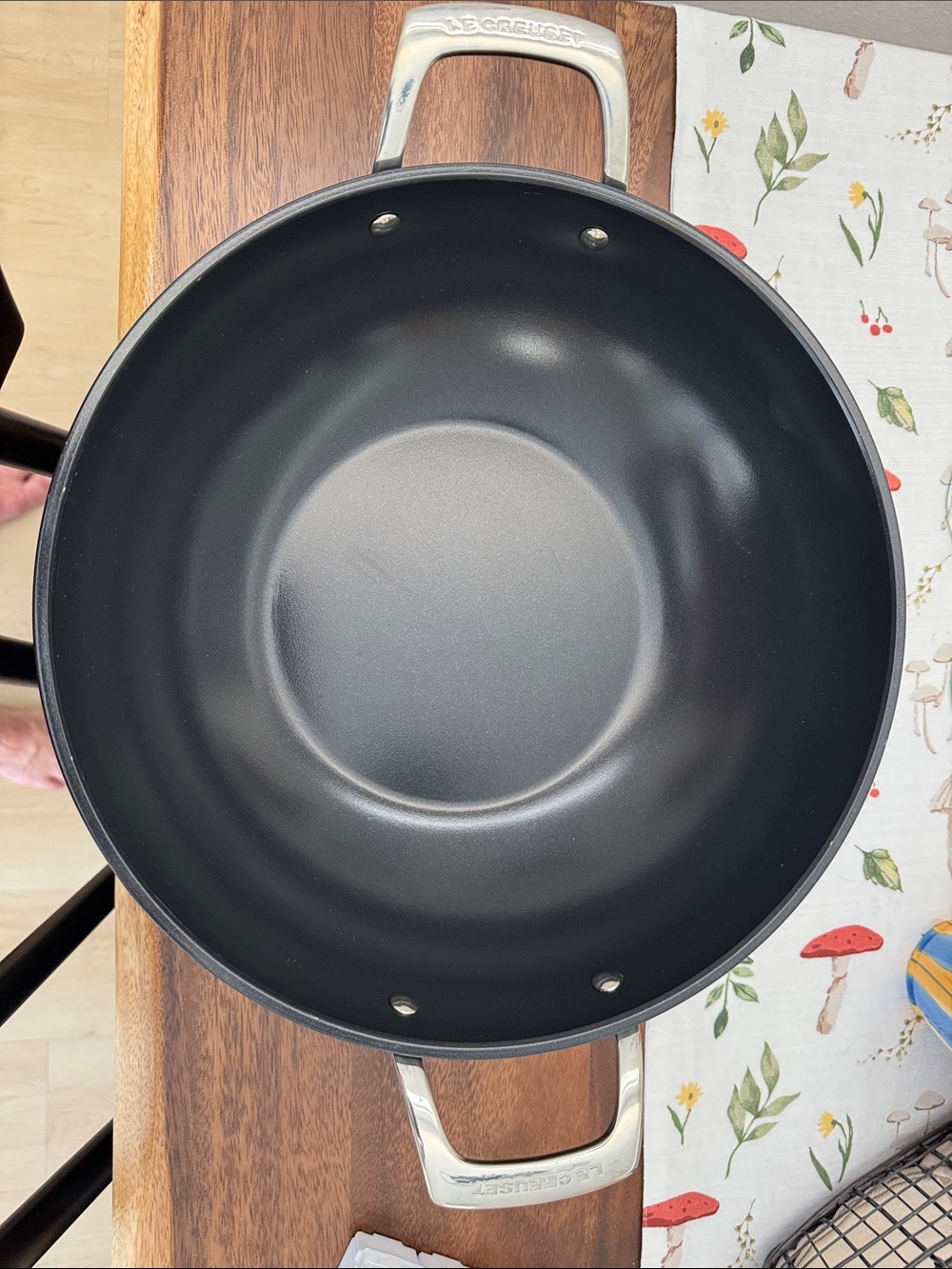 Le Creuset Large Wok - Picture 2 of 9